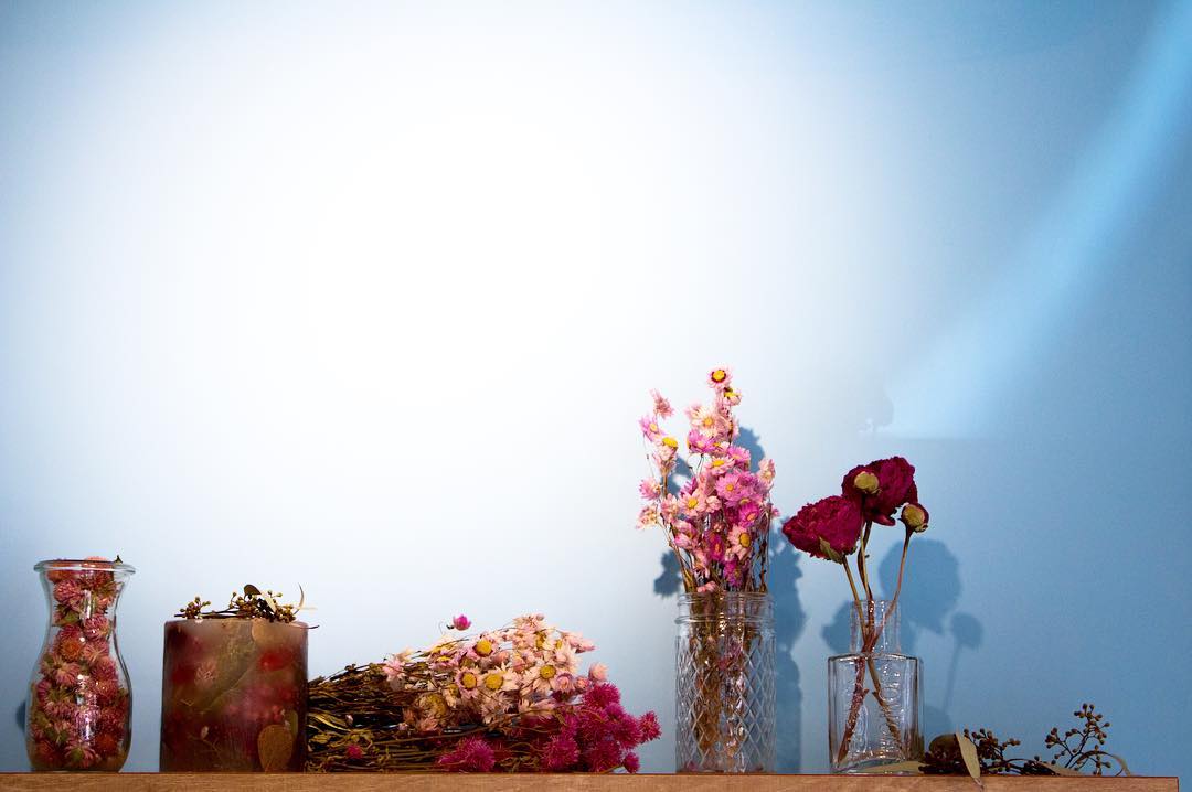 店内のお花を新しくして頂きました（2016.02.11）