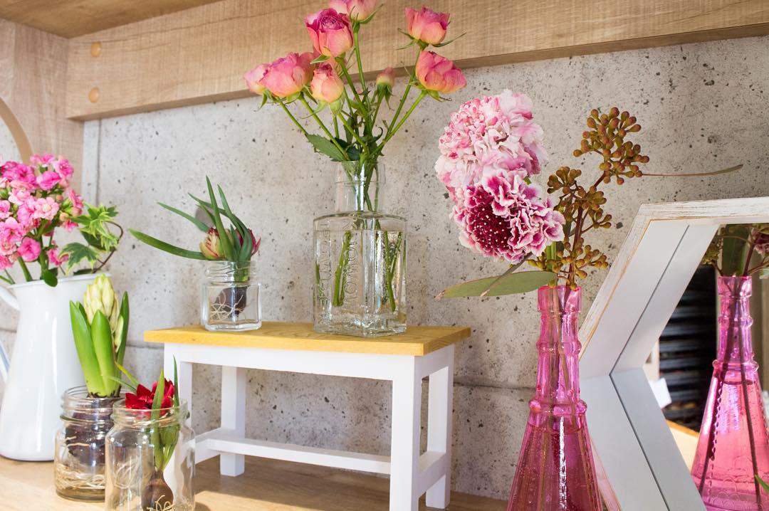 店内のお花を新しくして頂きました（2016.02.11）