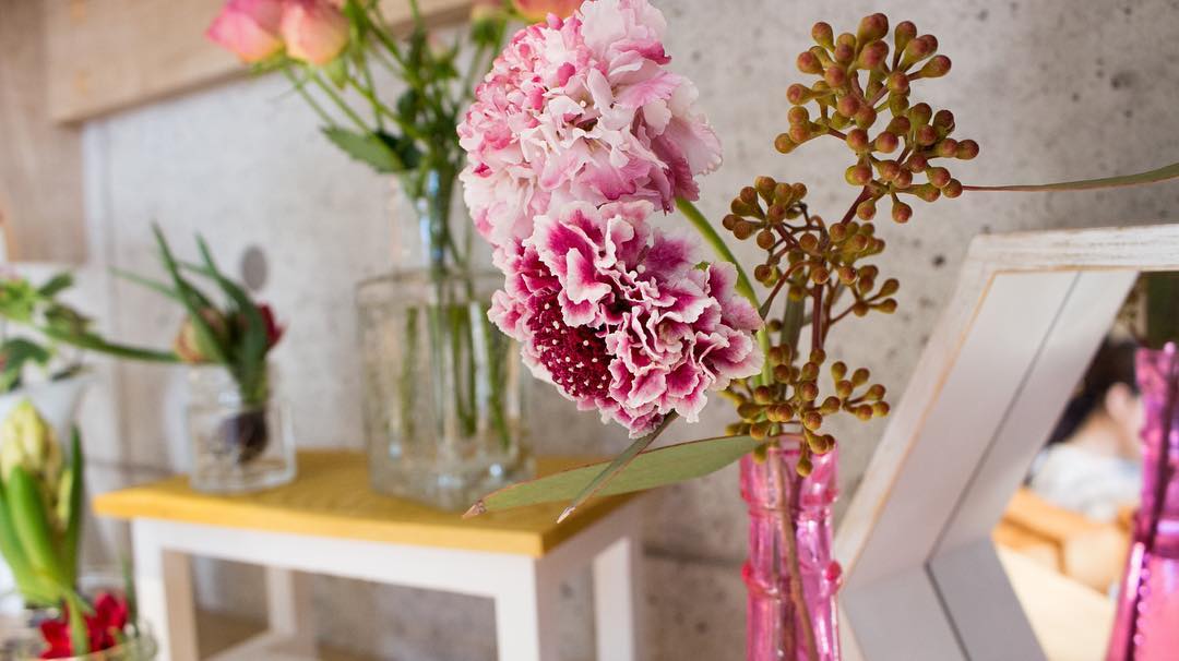 店内のお花を新しくして頂きました（2016.02.11）