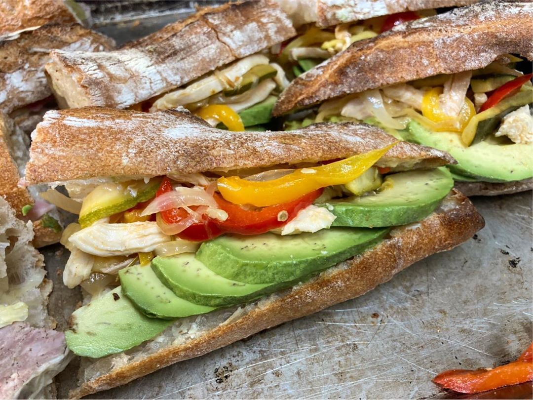 新商品の鶏マリネのアボカドサンドがスタートします（2020.06.03）