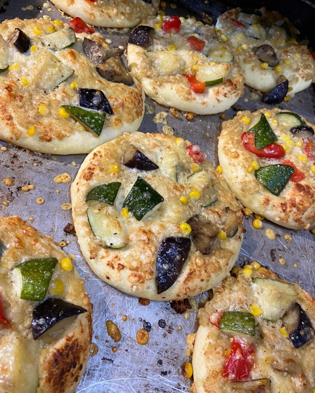 新しく季節限定のフォカッチャ「グリーンカレーのフォカッチャ」がスタートいたしました（2020.07.19）