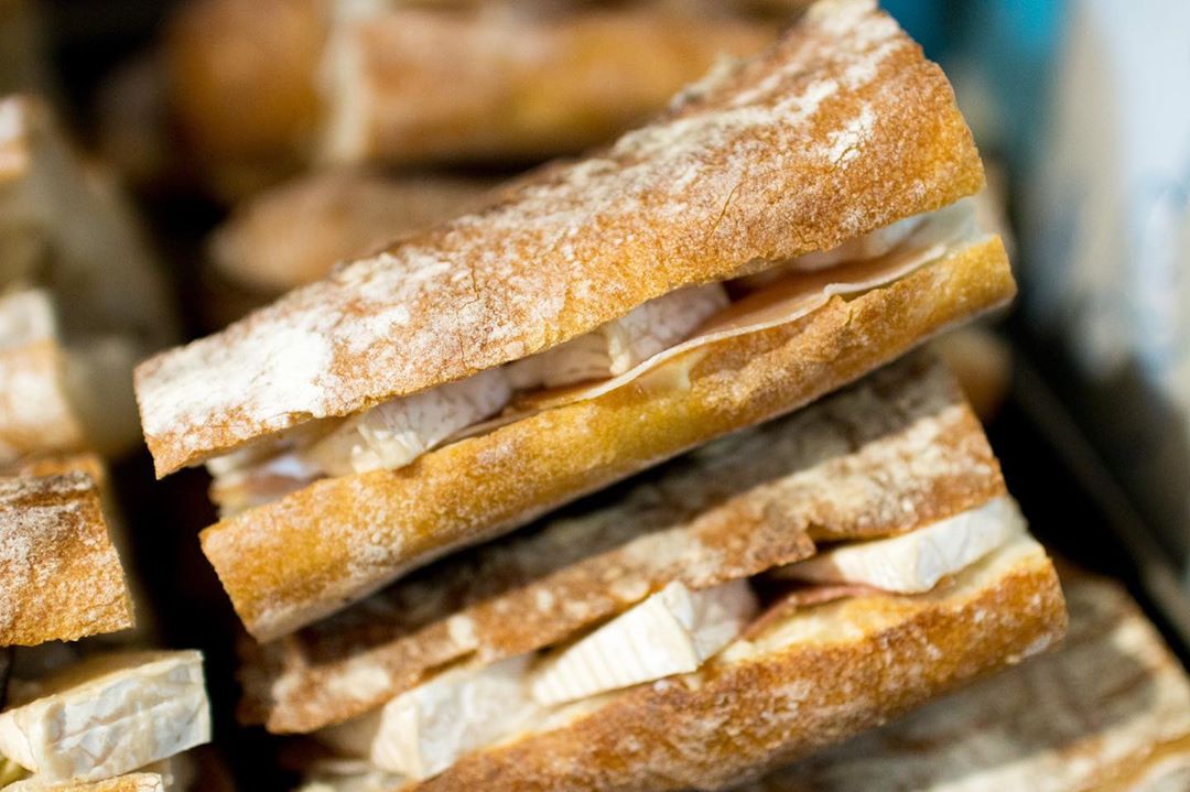 月曜日・火曜日は定休日（2020.08.24）