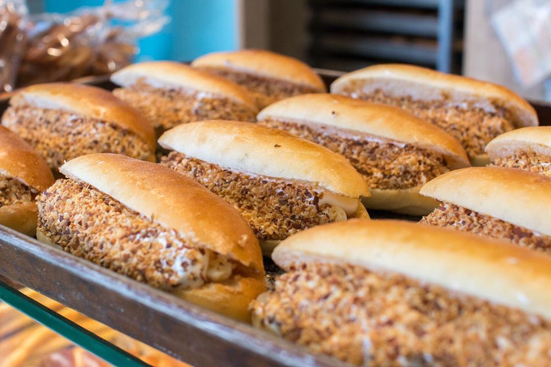 月曜日・火曜日は定休日です（2020.10.06）