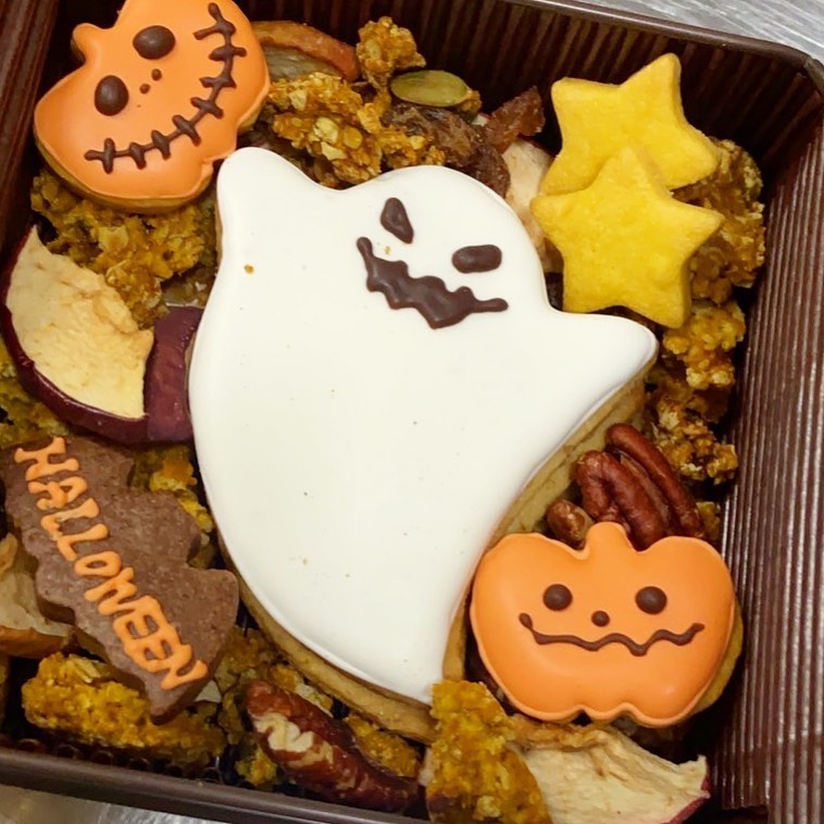 ハロウィン限定クッキーやグラノーラが詰まった「ハロウィン缶」今年分が終了となりました（2021.10.21）