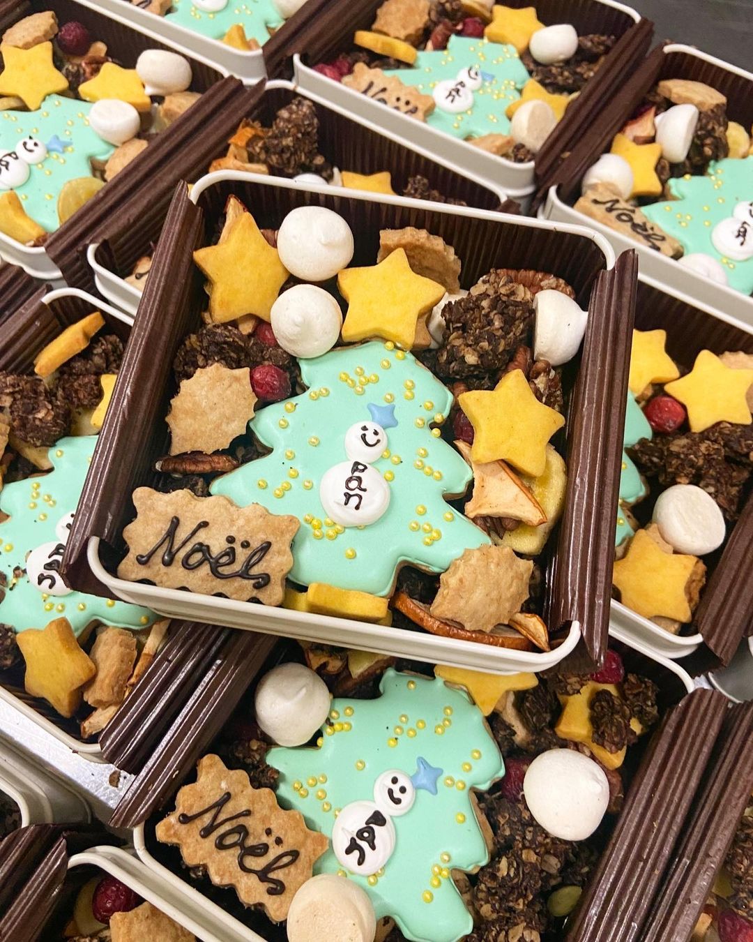 本日から、クリスマス缶販売スタートします（2021.11.17）