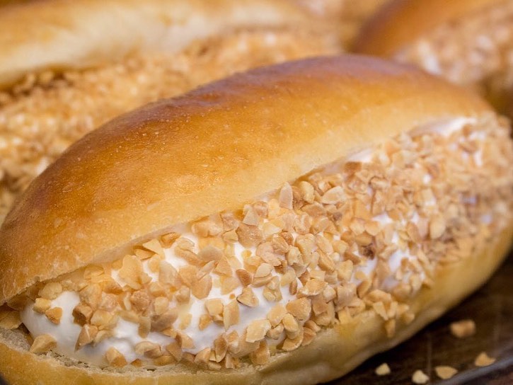 好評いただいてます「ラ・フランスのデニッシュ」12時前後のご用意となります（2021.11.21）