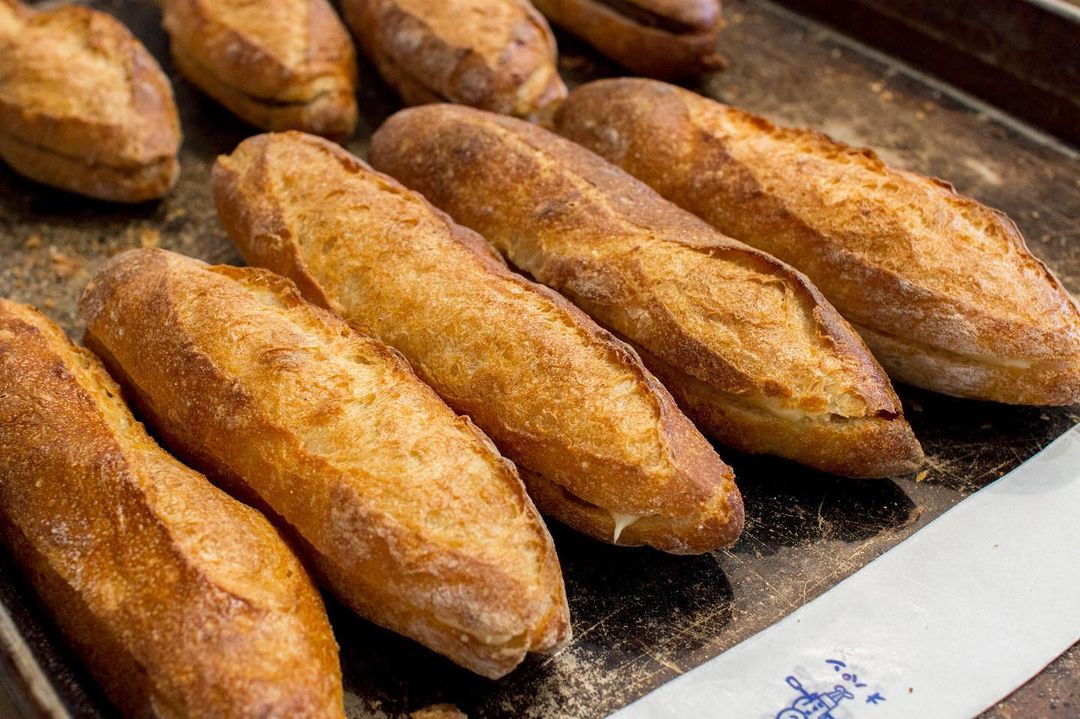 月曜日・火曜日は定休日となります（2021.12.14）