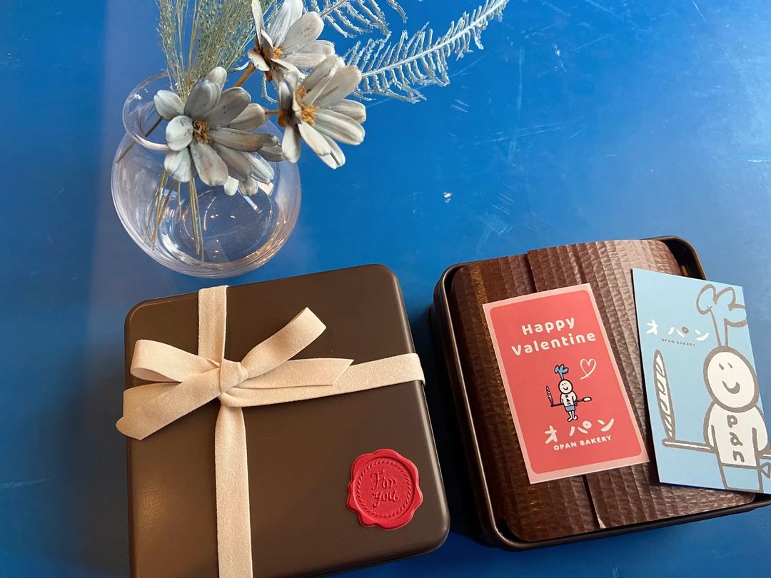 バレンタイン限定商品の「バレンタインクッキー缶」「2種類のトリュフ」「メレンゲショコラ」好評いただいています（2022.02.04）