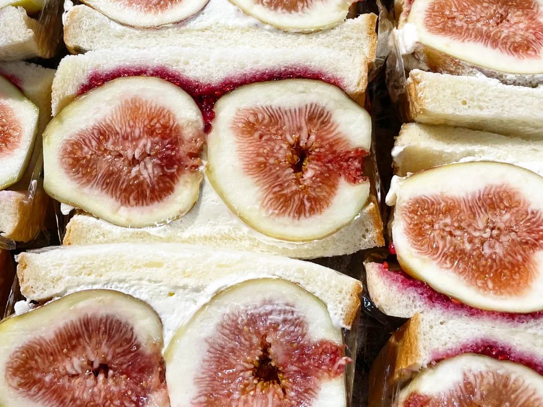 本日限定のフルーツサンド「いちじくのフルーツサンド」ご用意させていただいています（2022.08.21）