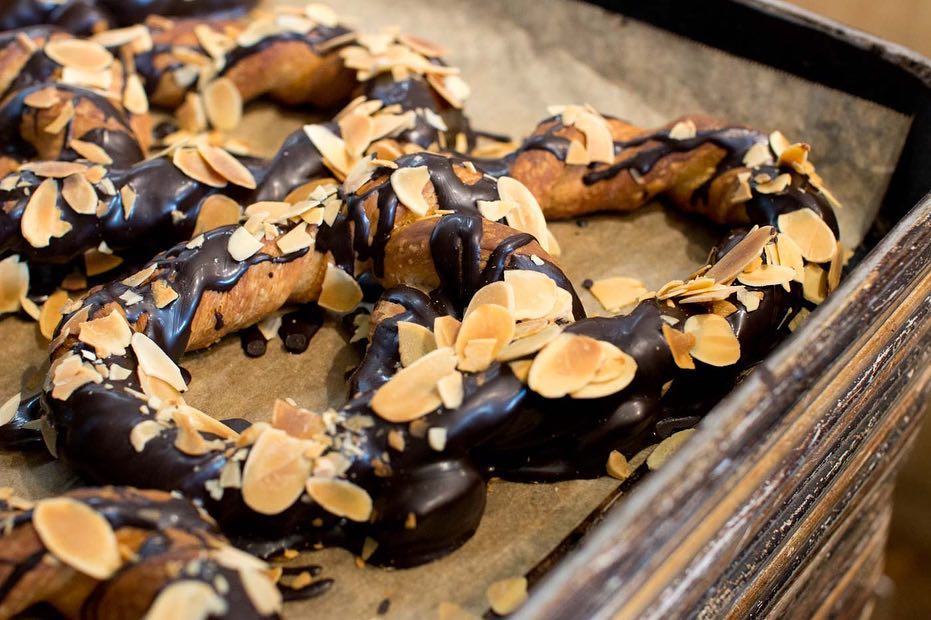 バレンタインクッキー、ハート（ショコラバージョン）などバレンタイン限定商品をご用意しています（2023.02.05）