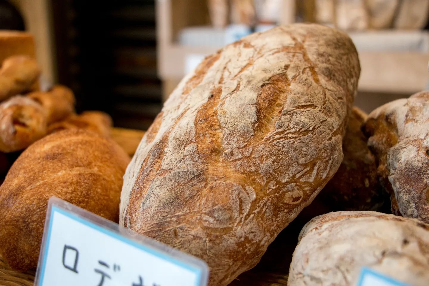 人気の「パン・ド・ロデヴ」は14時半頃に焼き上がり予定です（2023.05.26）