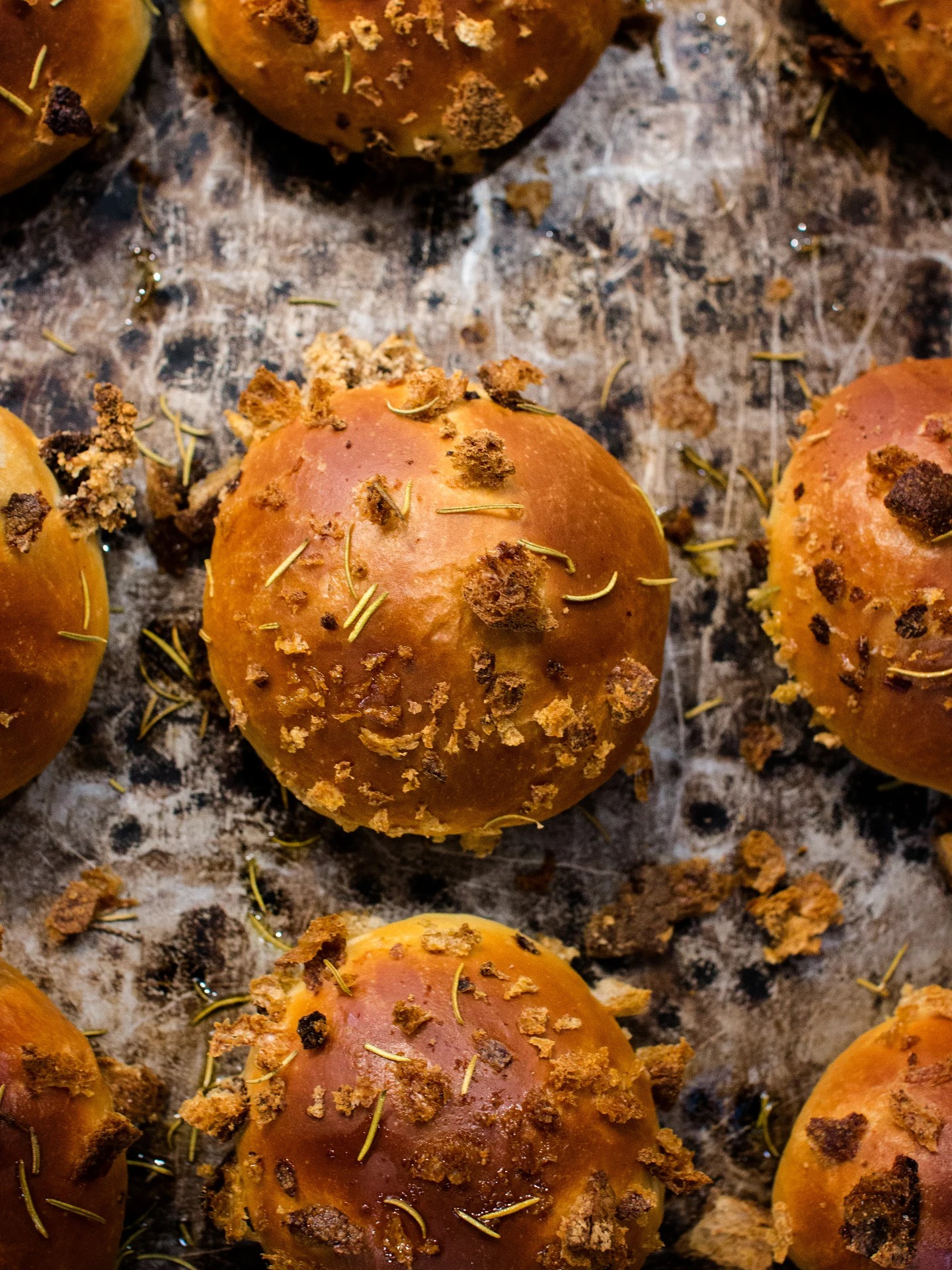 暑い日は、当店自慢の焼きカレーパンがおすすめです（2025.09.11）