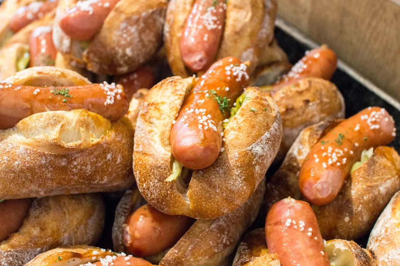 人気のミルクフランス、オパンドッグたくさん焼き上げています（2025.10.24）