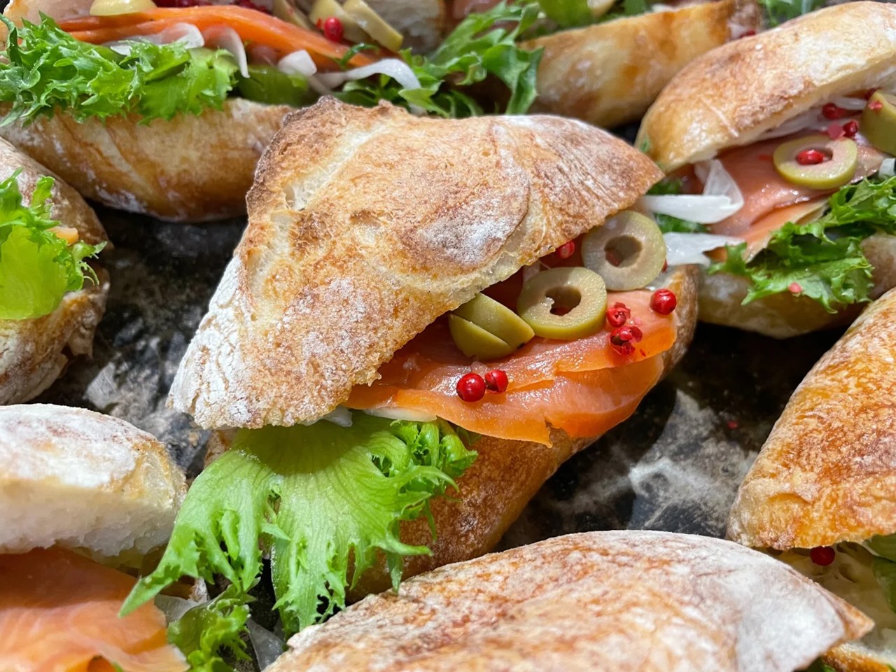 チャバタサンド「焼豚サンド」をご用意しています（2025.11.05）