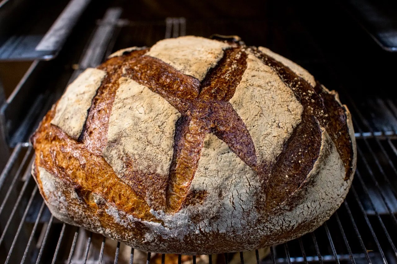 水曜日と金曜日だけ店頭に並ぶパン・ド・カンパーニュご用意しています（2026.02.04）