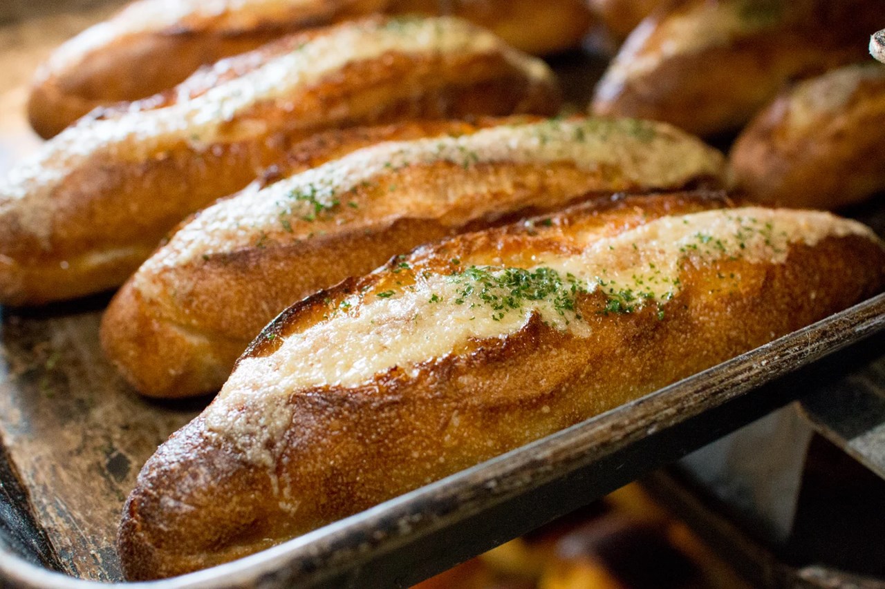 ガーリックフランスや明太フランス焼き上げていっております（2026.03.05）