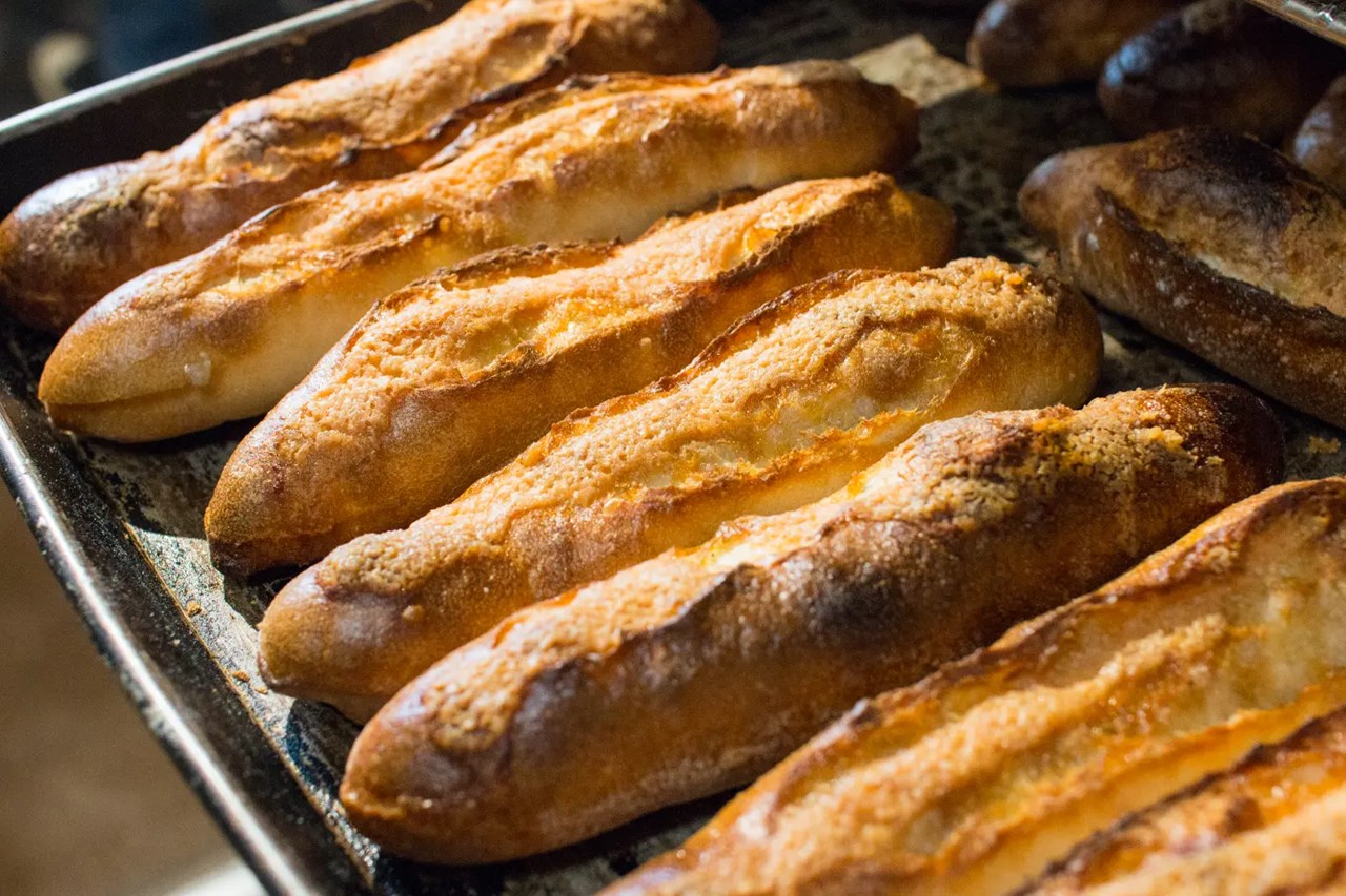 明太フランス、ガーリックフランス焼き上がっています（2026.04.16）