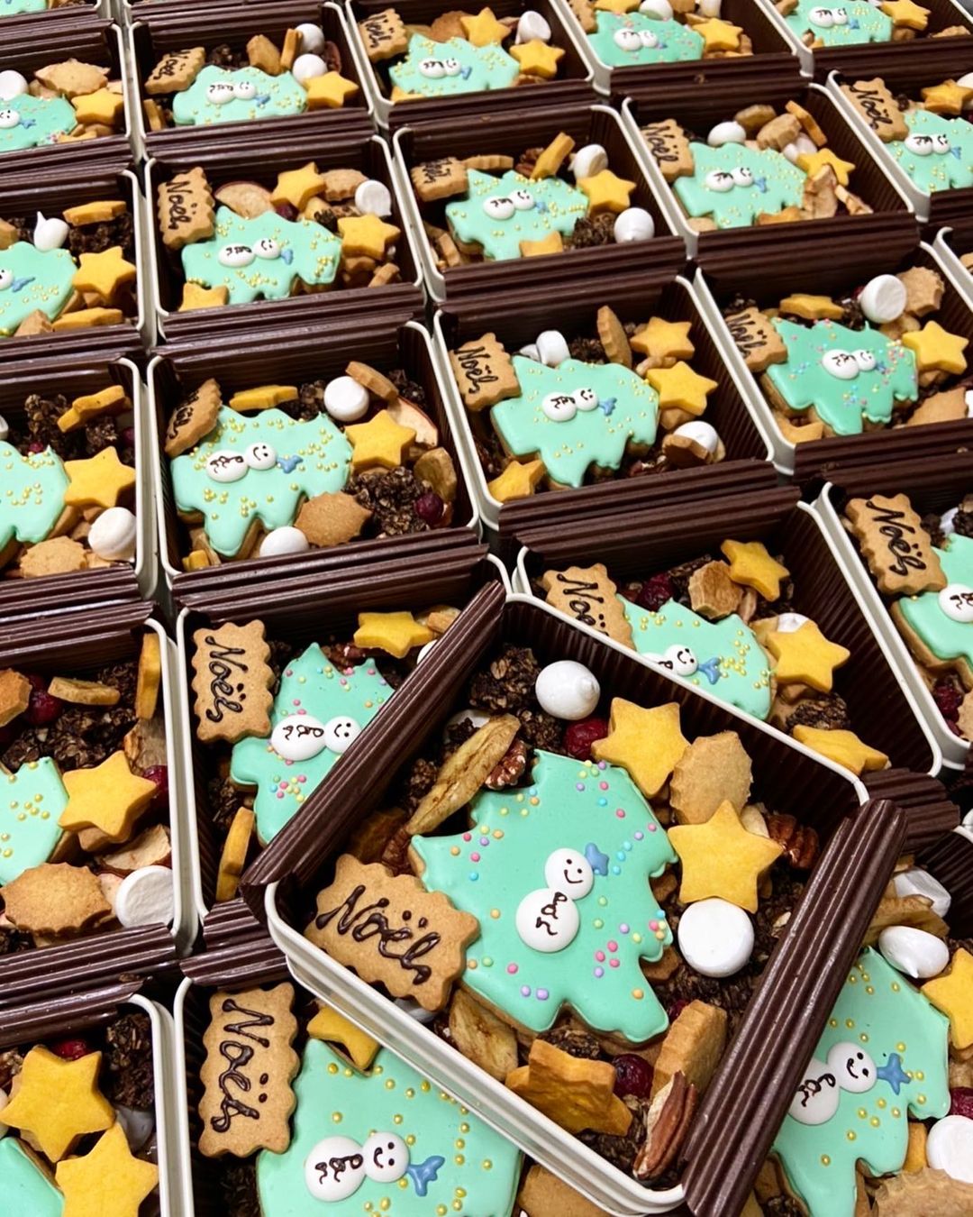 オパンのクリスマスクッキー缶 本日から再販させていただきます 21 12 01 Opan オパン 東京 笹塚のパン屋